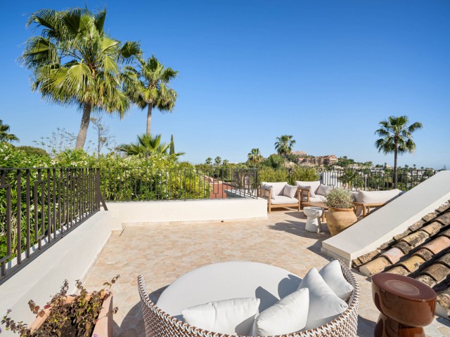 Villa con 4 Dormitorios  en Nueva Andalucía