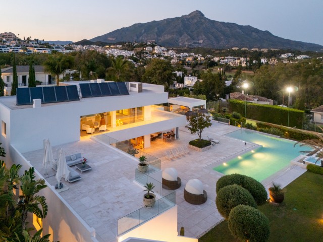 7 Schlafzimmer Villa in Nueva Andalucía