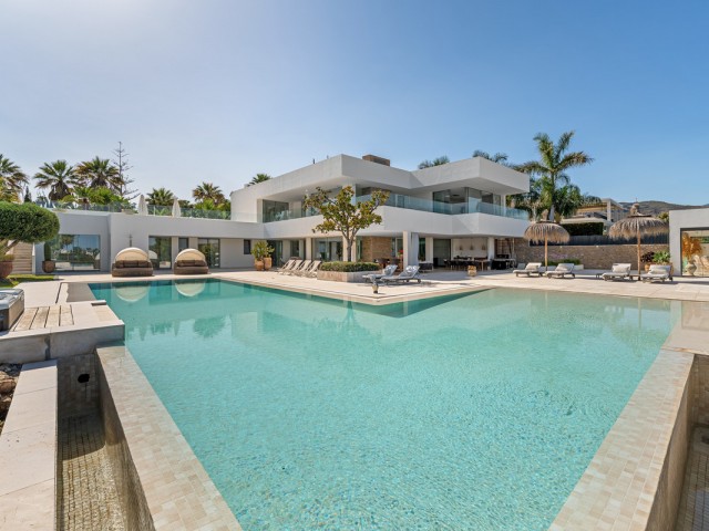 7 Schlafzimmer Villa in Nueva Andalucía