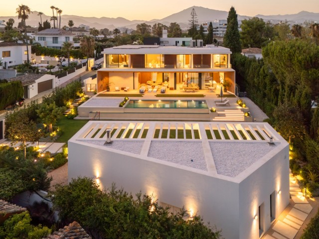 6 Makuuhuoneen Huvila Guadalmina Alta