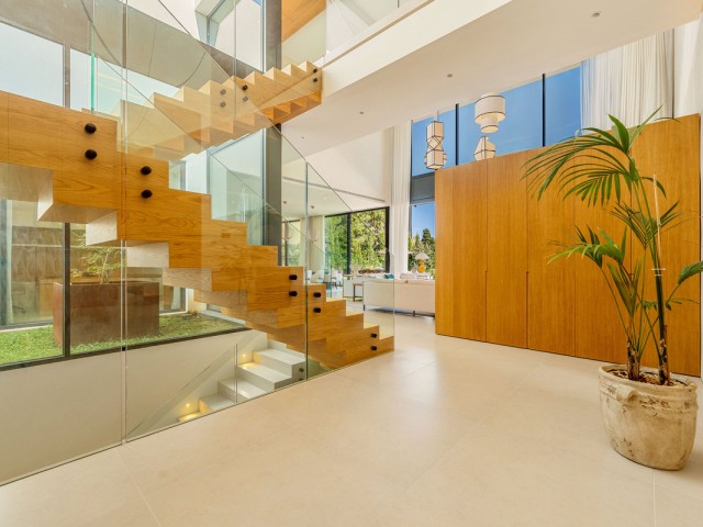 6 Makuuhuoneen Huvila Guadalmina Alta