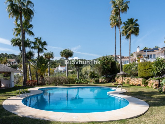 5 Bedrooms Villa in Calahonda