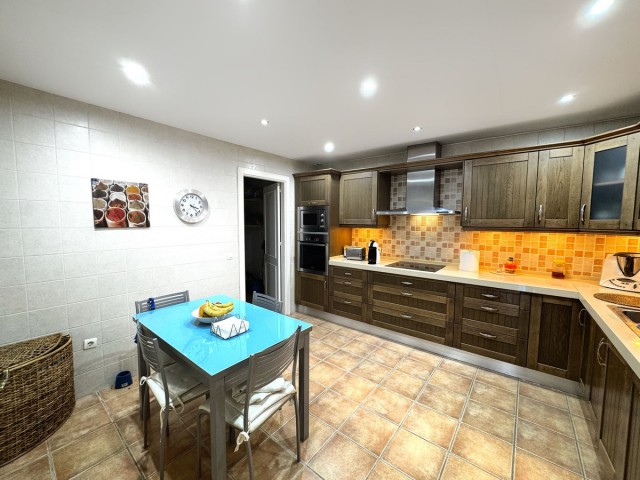 3 Bedrooms Apartment in Nueva Andalucía