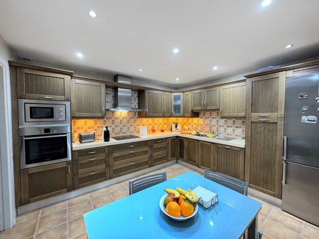 3 Bedrooms Apartment in Nueva Andalucía