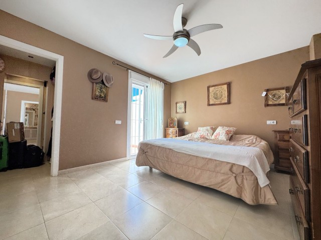 3 Bedrooms Apartment in Nueva Andalucía