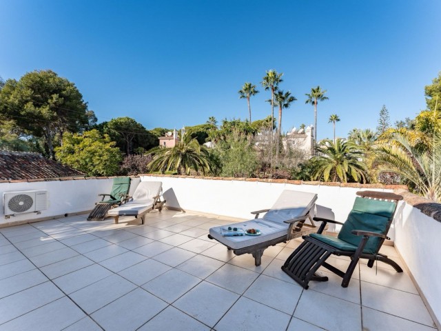 Huvila, Calahonda, R4652110