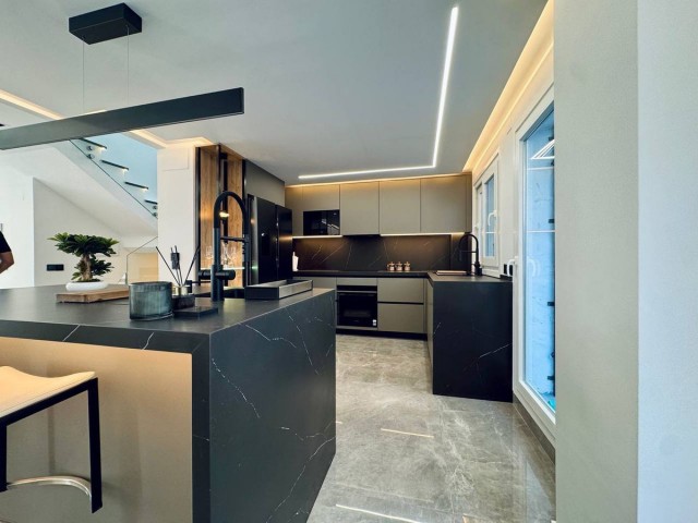 3 Bedrooms Townhouse in Marbella