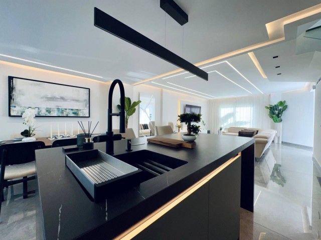 3 Bedrooms Townhouse in Marbella