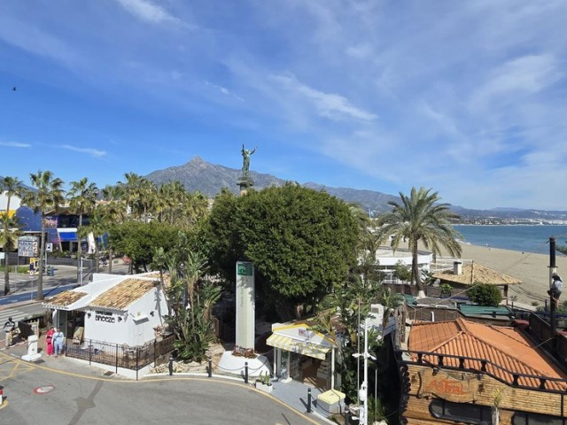 3 Bedrooms Apartment in Puerto Banús