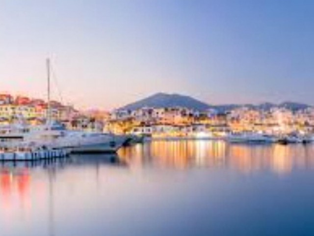 3 Bedrooms Apartment in Puerto Banús