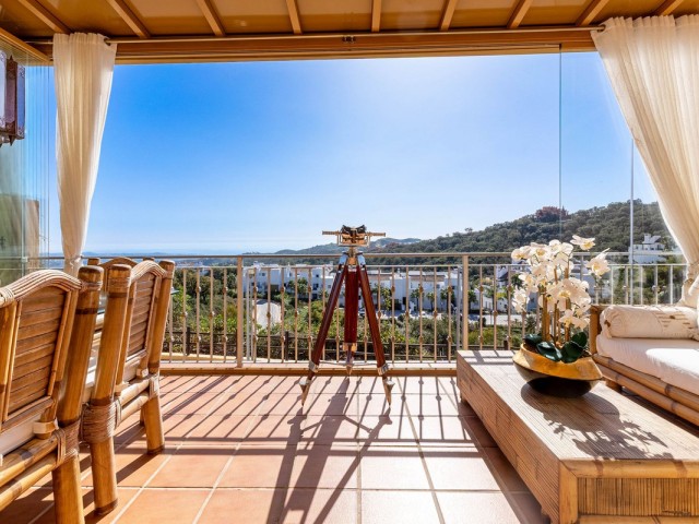 4 Bedrooms Apartment in La Mairena