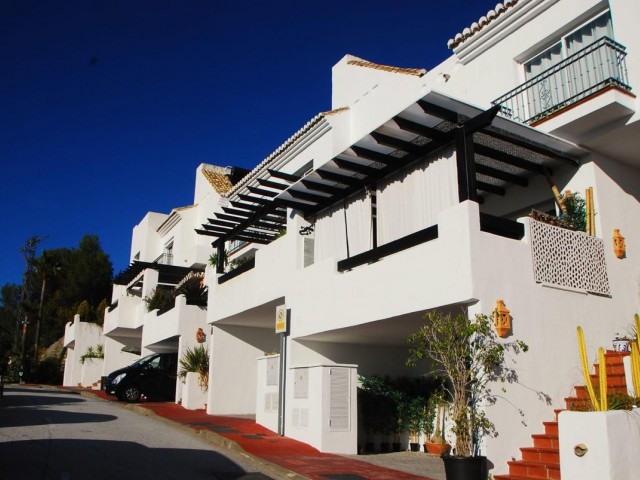 3 Bedrooms Townhouse in Istán