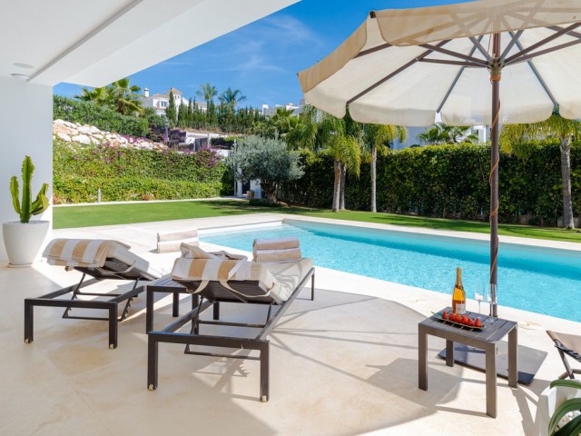 6 Bedrooms Villa in Nueva Andalucía