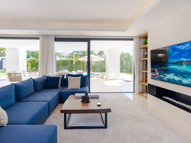 6 Bedrooms Villa in Nueva Andalucía