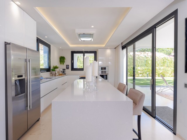 6 Bedrooms Villa in Nueva Andalucía