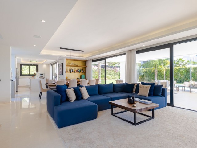 6 Bedrooms Villa in Nueva Andalucía