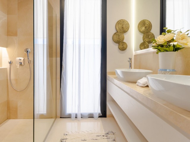 6 Bedrooms Villa in Nueva Andalucía