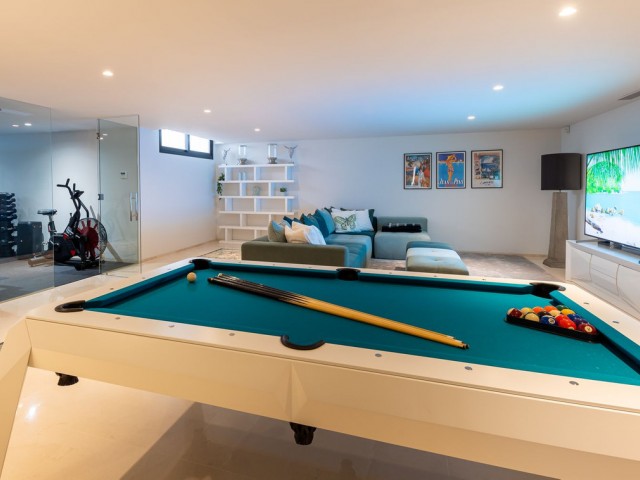 6 Bedrooms Villa in Nueva Andalucía