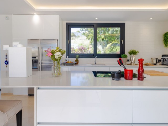 6 Bedrooms Villa in Nueva Andalucía