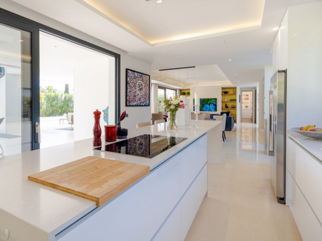 6 Bedrooms Villa in Nueva Andalucía