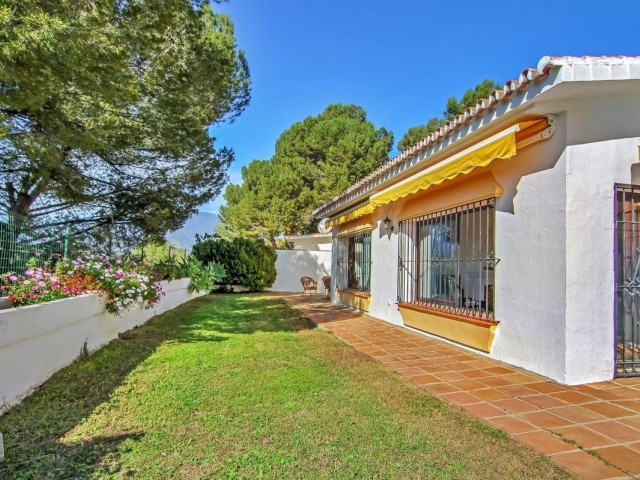 3 Bedrooms Apartment in Istán