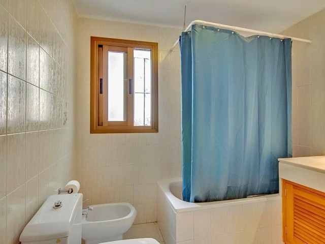 3 Bedrooms Apartment in Istán