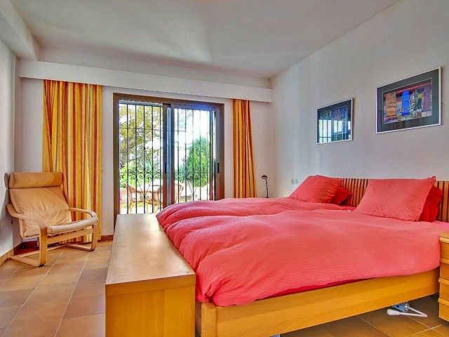3 Bedrooms Apartment in Istán