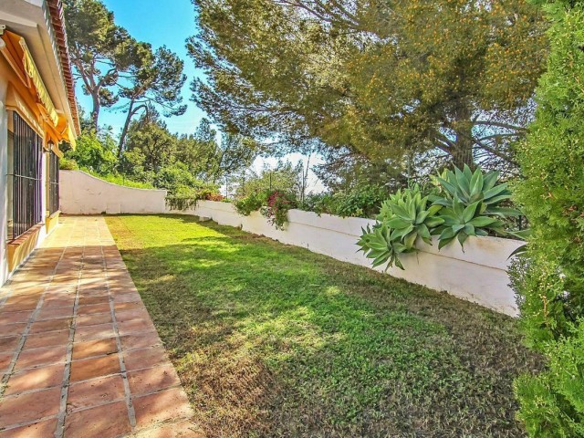 3 Bedrooms Apartment in Istán