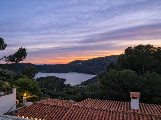 3 Bedrooms Apartment in Istán