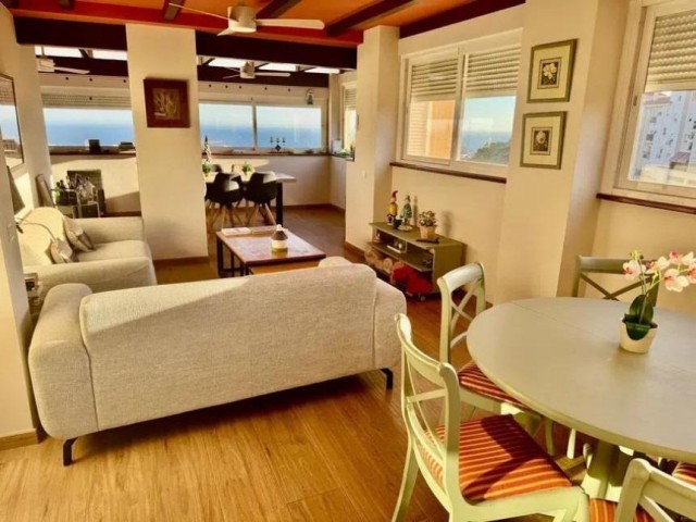 Ático con 4 Dormitorios  en Arroyo de la Miel