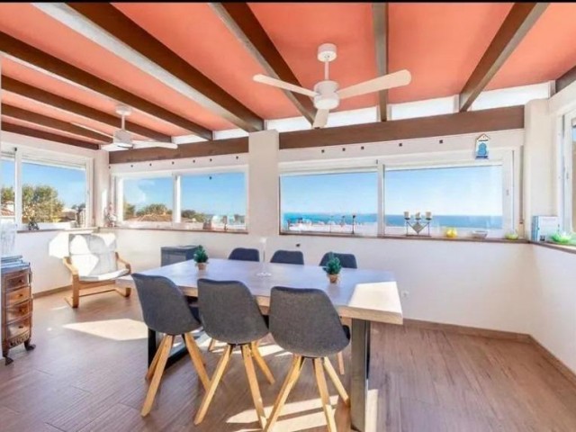 Ático con 4 Dormitorios  en Arroyo de la Miel