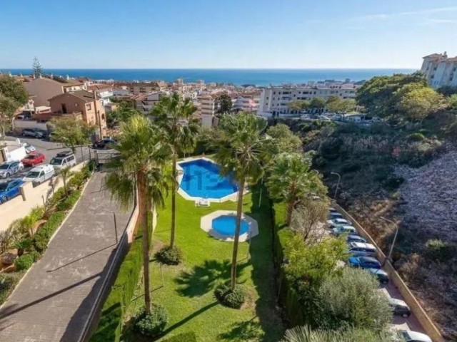 Ático con 4 Dormitorios  en Arroyo de la Miel