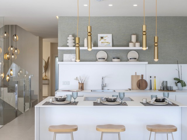 5 Bedrooms Villa in New Golden Mile