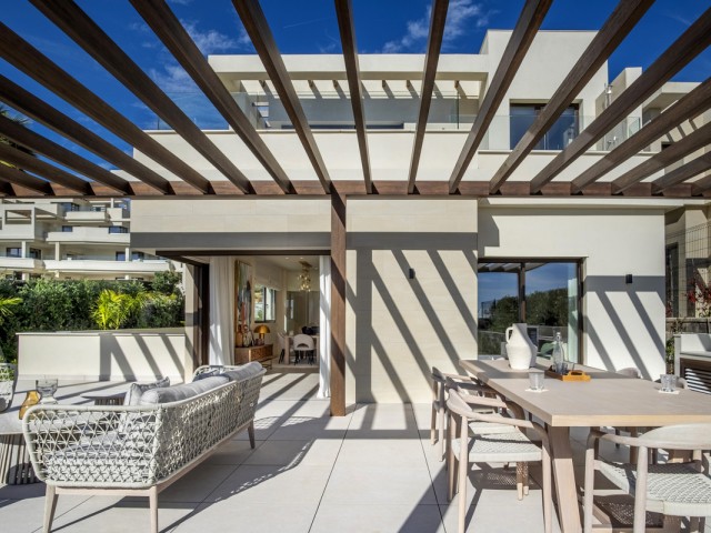 5 Bedrooms Villa in New Golden Mile