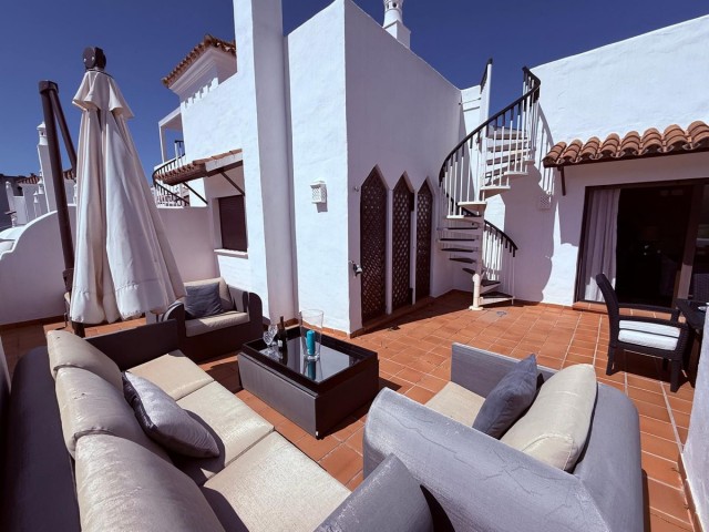 3 Bedrooms Apartment in Estepona