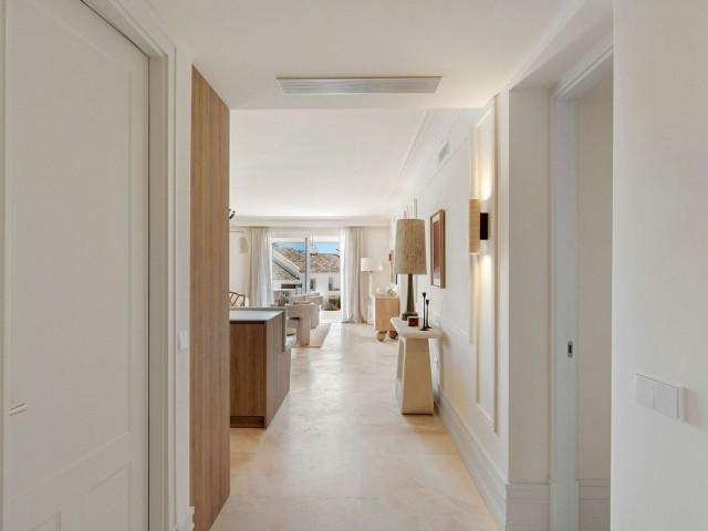 3 Bedrooms Apartment in Nueva Andalucía