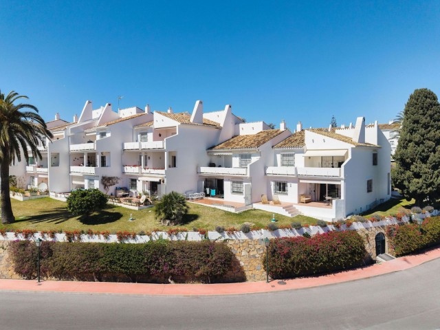 3 Bedrooms Apartment in Nueva Andalucía