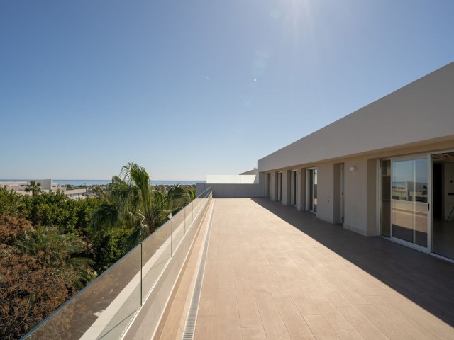 Penthouse avec 4 Chambres  à San Pedro de Alcántara