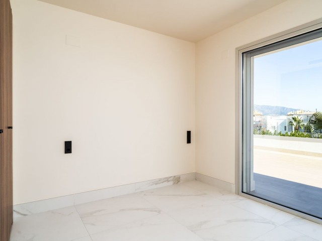 Penthouse avec 4 Chambres  à San Pedro de Alcántara