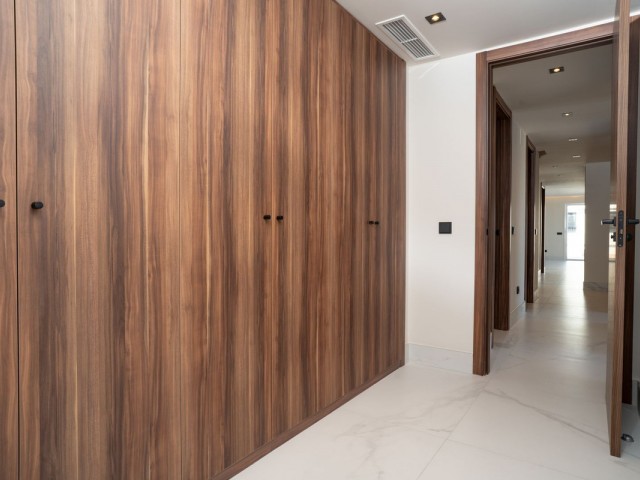 Penthouse avec 4 Chambres  à San Pedro de Alcántara