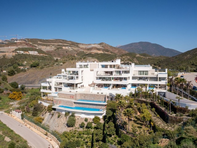 3 Bedrooms Apartment in Nueva Andalucía