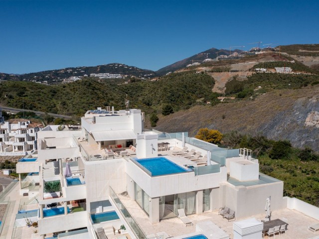 3 Bedrooms Apartment in Nueva Andalucía