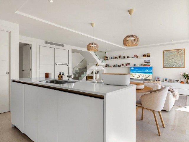 3 Bedrooms Apartment in Nueva Andalucía