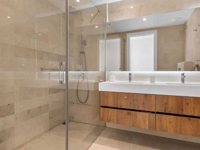 3 Bedrooms Apartment in Nueva Andalucía