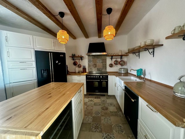 Penthouse avec 3 Chambres  à Calahonda