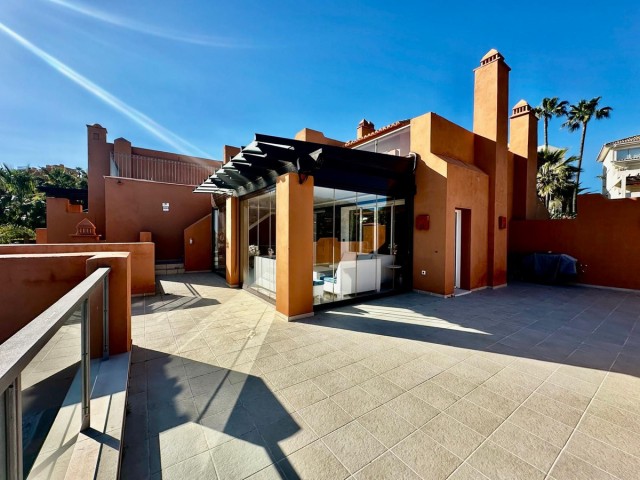 3 Bedrooms Apartment in Nueva Andalucía