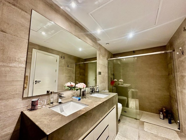 3 Bedrooms Apartment in Nueva Andalucía