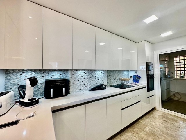 3 Bedrooms Apartment in Nueva Andalucía