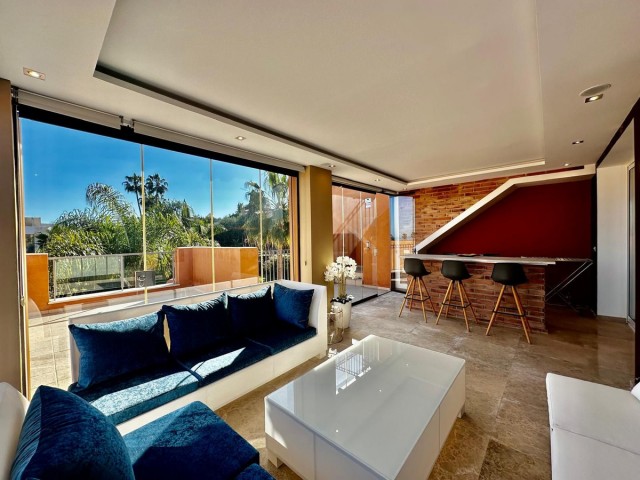 3 Bedrooms Apartment in Nueva Andalucía