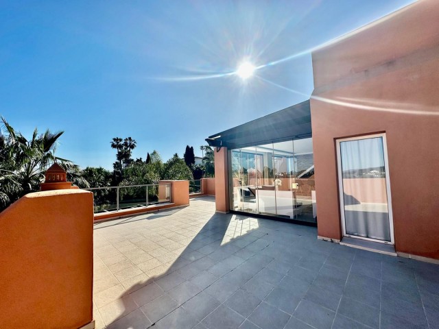 3 Bedrooms Apartment in Nueva Andalucía